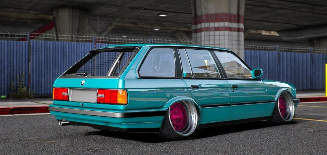 BMW E30 Touring Stanced 5 Seater | Sly