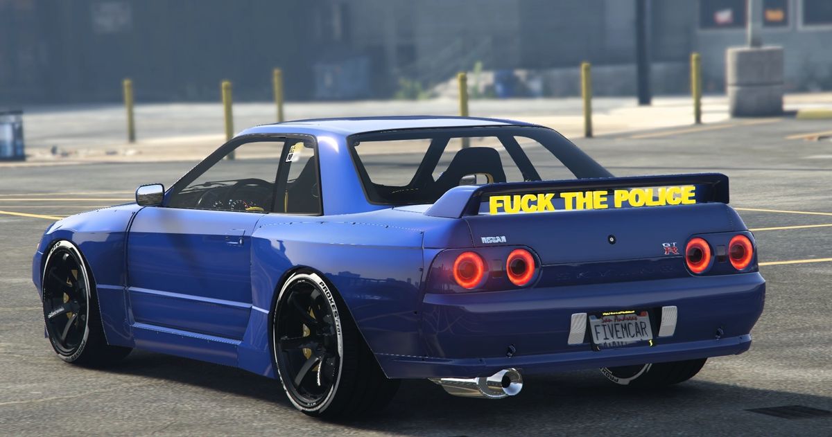 Nissan Skyline R32 Custom | Gold Customs