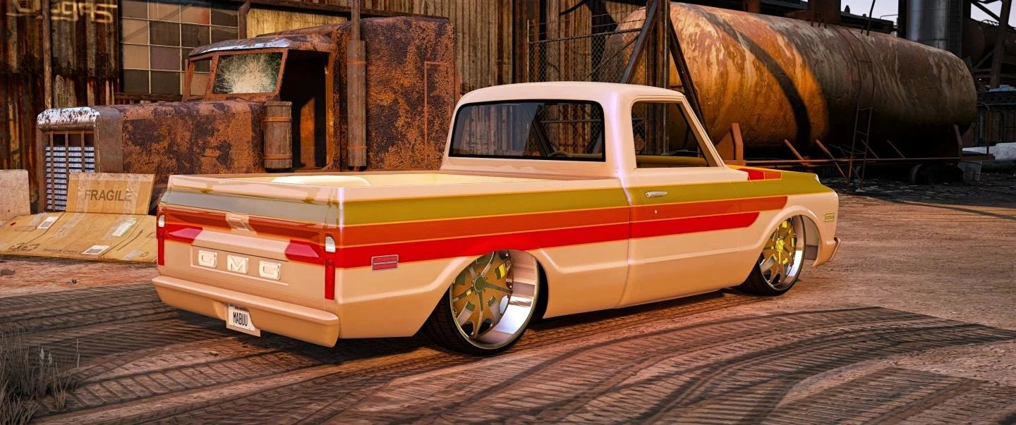 GMC Jimmy Tskidmark | Bagged Customs