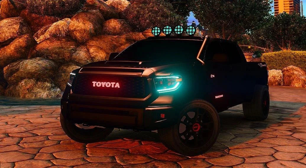 Off-Road Toyota Tundra | 5 Seater
